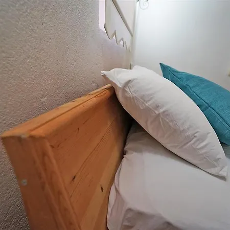 Kayakoyde Kiralik 6 Kisilik Luks Havuzlu Muhafazakar Villa Balçova