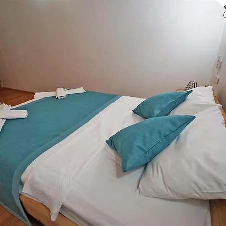 Kayakoyde Kiralik 6 Kisilik Luks Havuzlu Muhafazakar