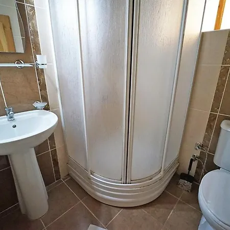 Kayakoyde Kiralik 6 Kisilik Luks Havuzlu Muhafazakar Villa Balçova