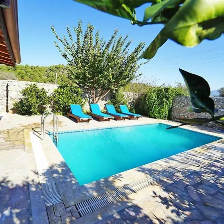 Villa Kayakoyde Kiralik 6 Kisilik Luks Havuzlu Muhafazakar *