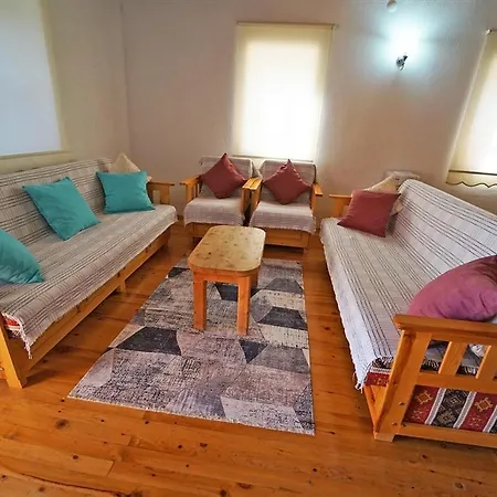 Villa Kayakoyde Kiralik 6 Kisilik Luks Havuzlu Muhafazakar