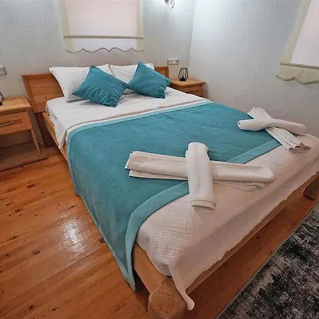 Villa Kayakoyde Kiralik 6 Kisilik Luks Havuzlu Muhafazakar *