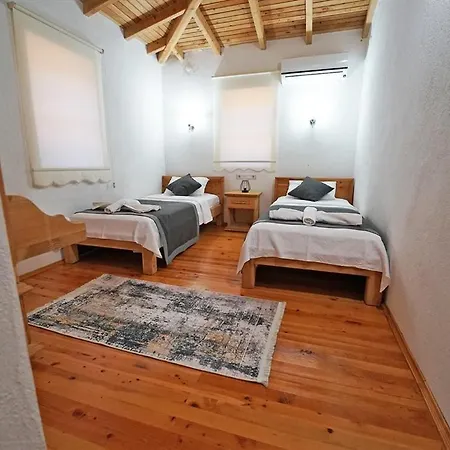 Villa Kayakoyde Kiralik 6 Kisilik Luks Havuzlu Muhafazakar *